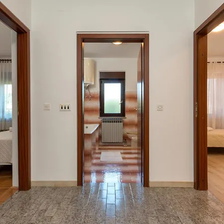 Lovely In With Wifi Pula