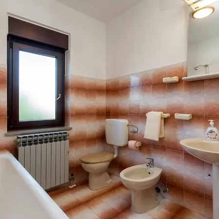 Apartamento Lovely In With Wifi Pula